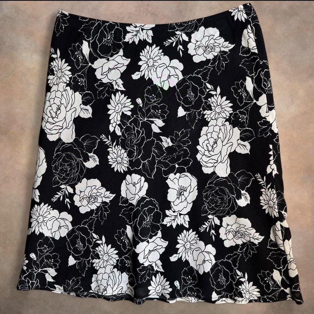 Boho Fairy Black & white floral flowy midi skirt